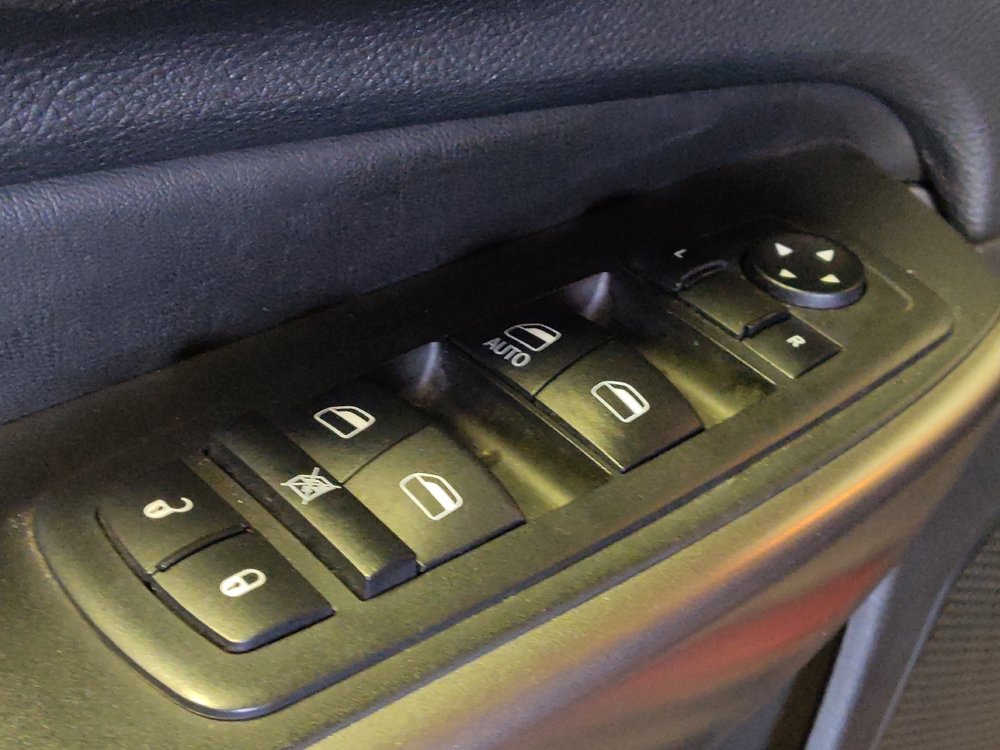 Used 2019 Jeep Cherokee Latitude w/ Cold Weather Group AWD/4WD image 27