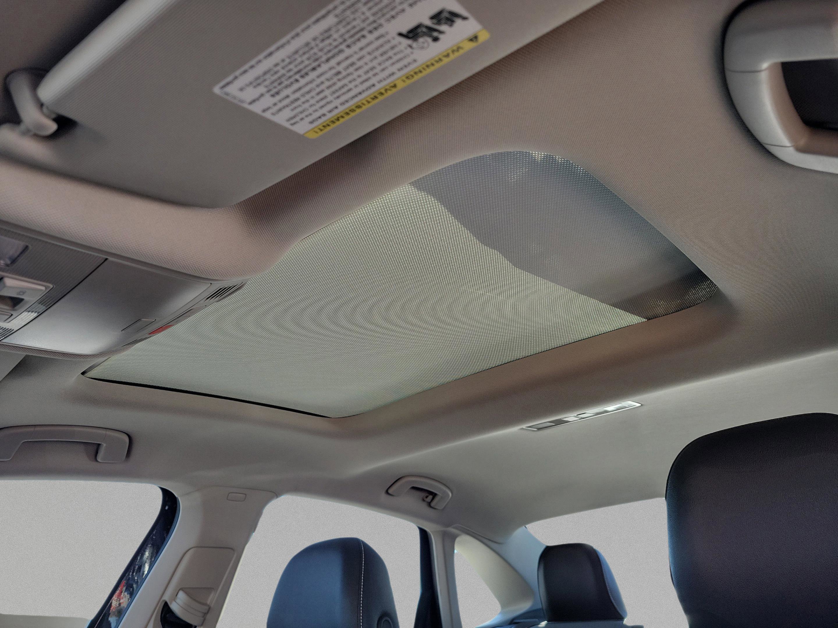 Used 2025 Volkswagen Jetta SE image 16