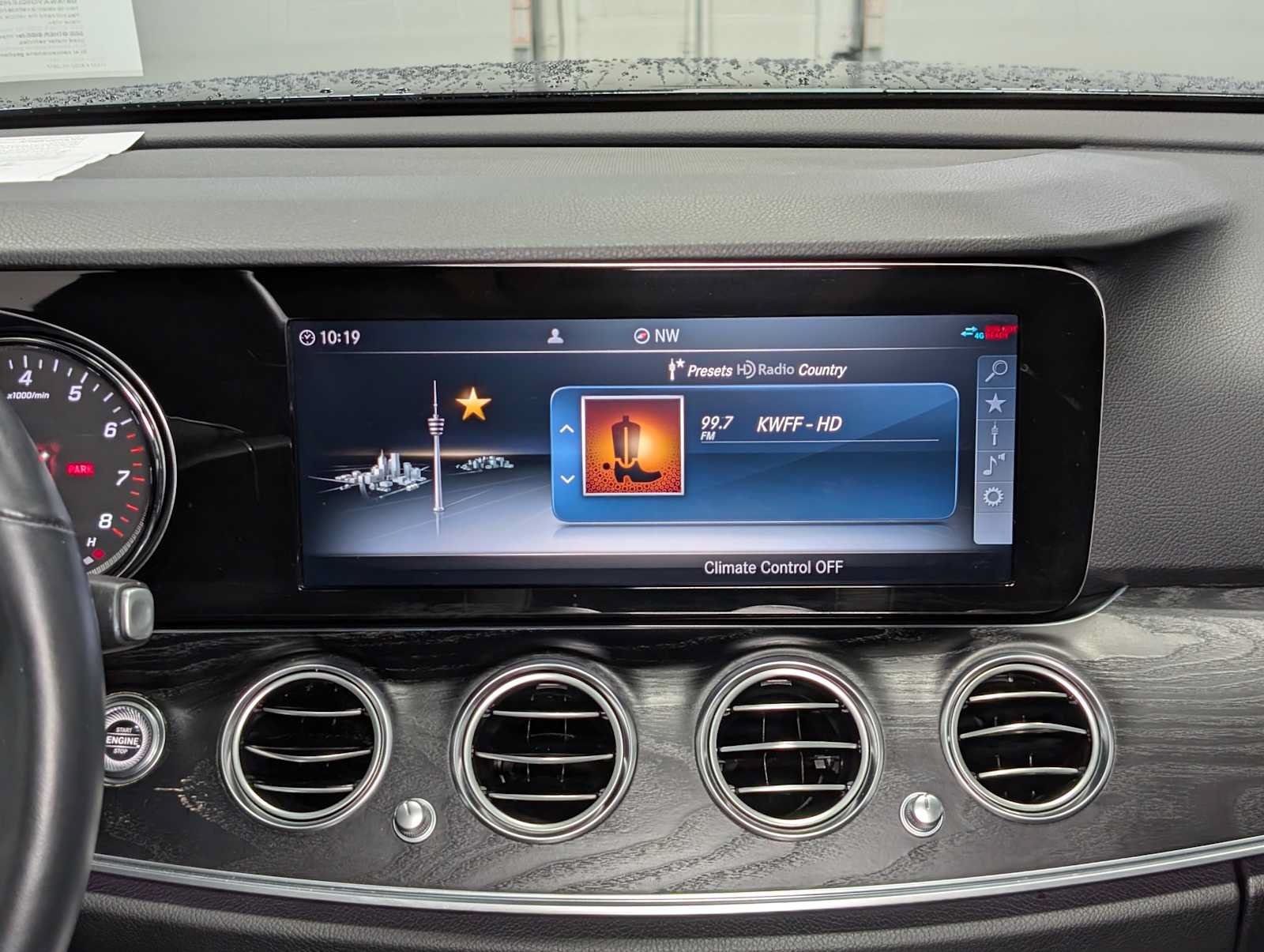 Certified 2019 Mercedes-Benz E 300 4MATIC image 19
