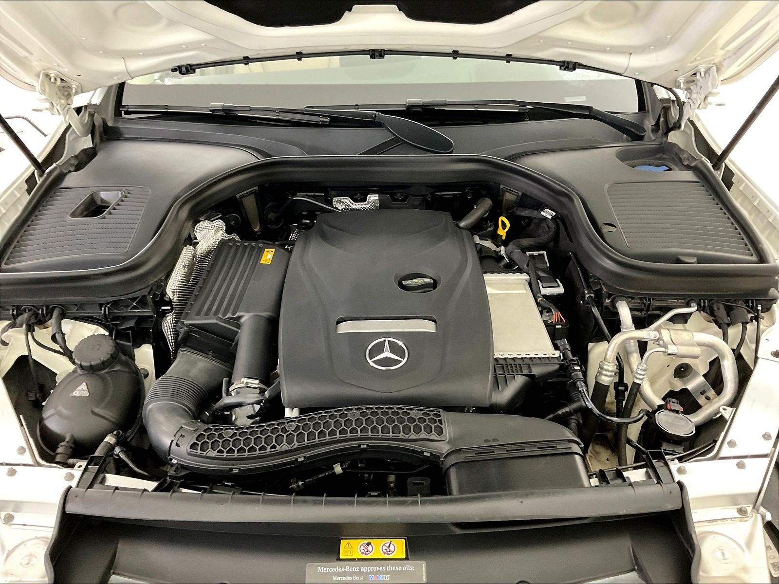 Used 2018 Mercedes-Benz GLC 300 4MATIC image 30
