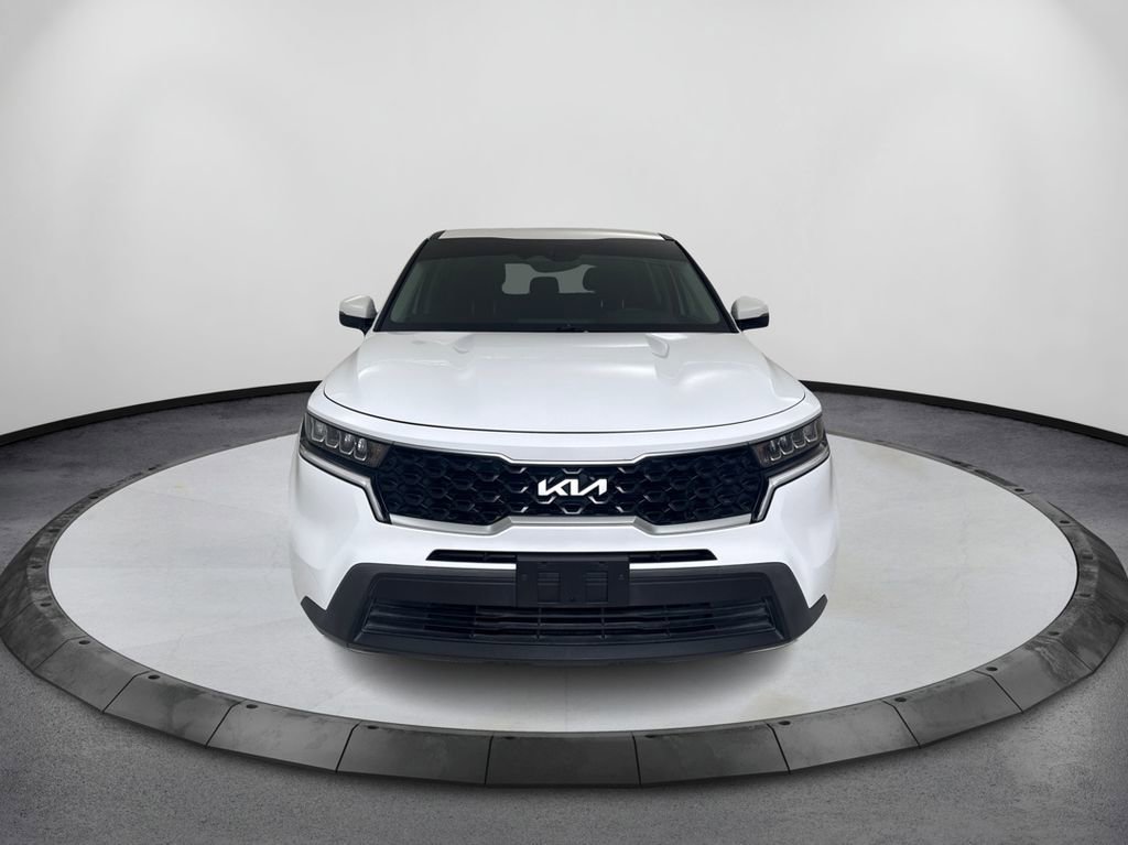Used 2022 Kia Sorento LX FWD image 2