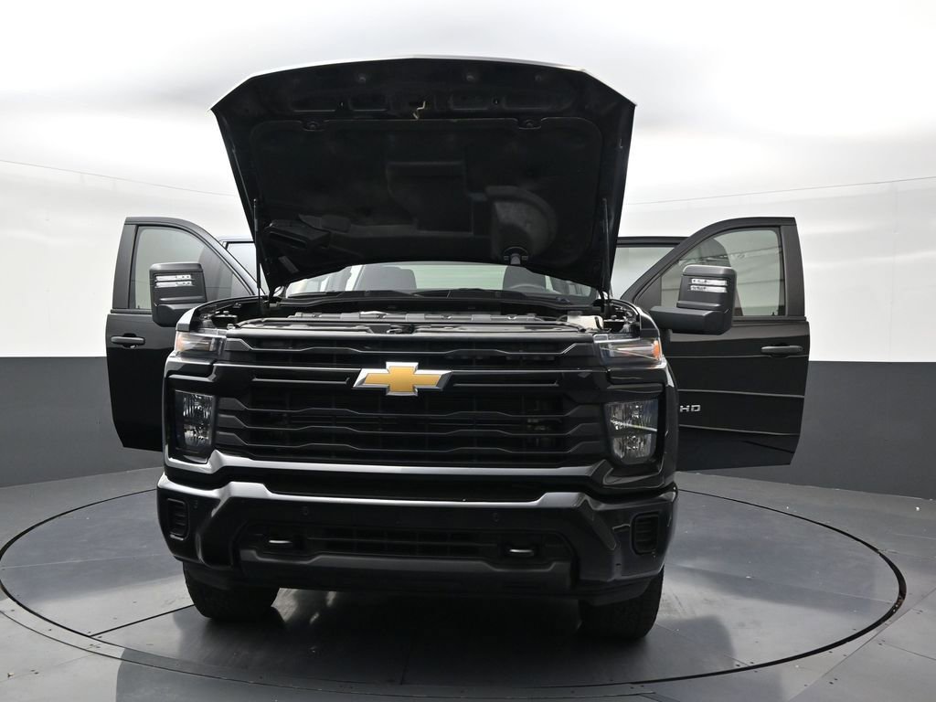 Used 2025 Chevrolet Silverado 2500 Custom w/ Custom Value Package AWD/4WD image 32