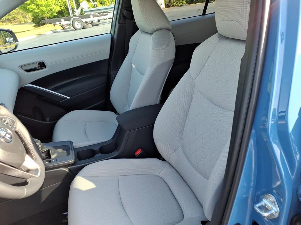 Used 2026 Toyota Corolla Cross LE image 16
