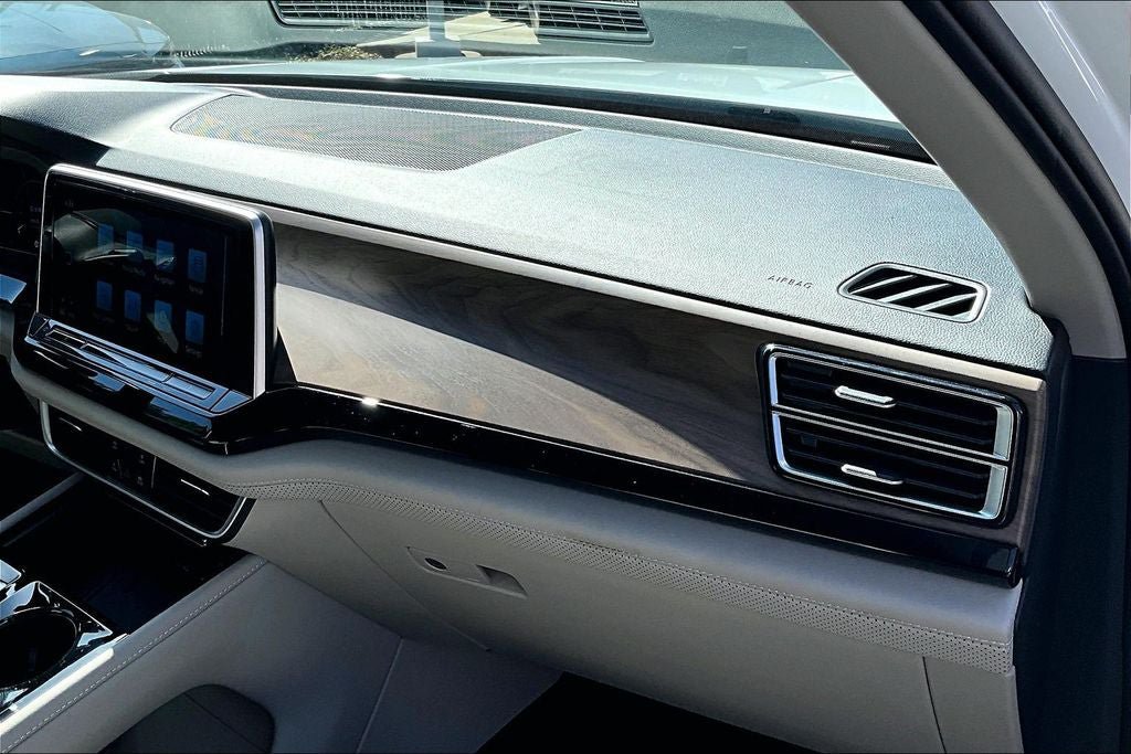 Certified 2026 Volkswagen Atlas SE w/ Panoramic Sunroof Package FWD image 16