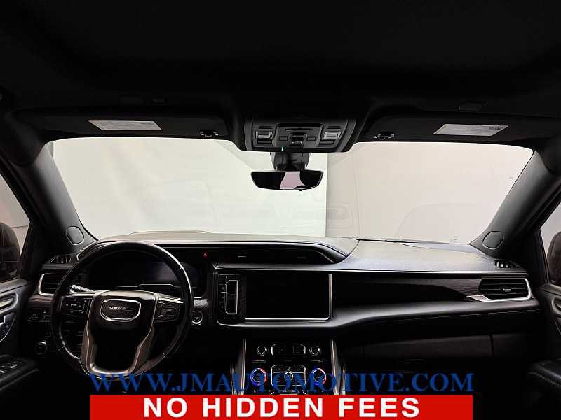 Used 2022 GMC Yukon XL Denali w/ Denali Premium Package image 12