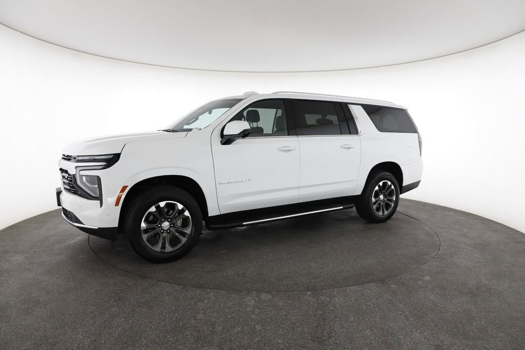 Used 2025 Chevrolet Suburban LS image 6