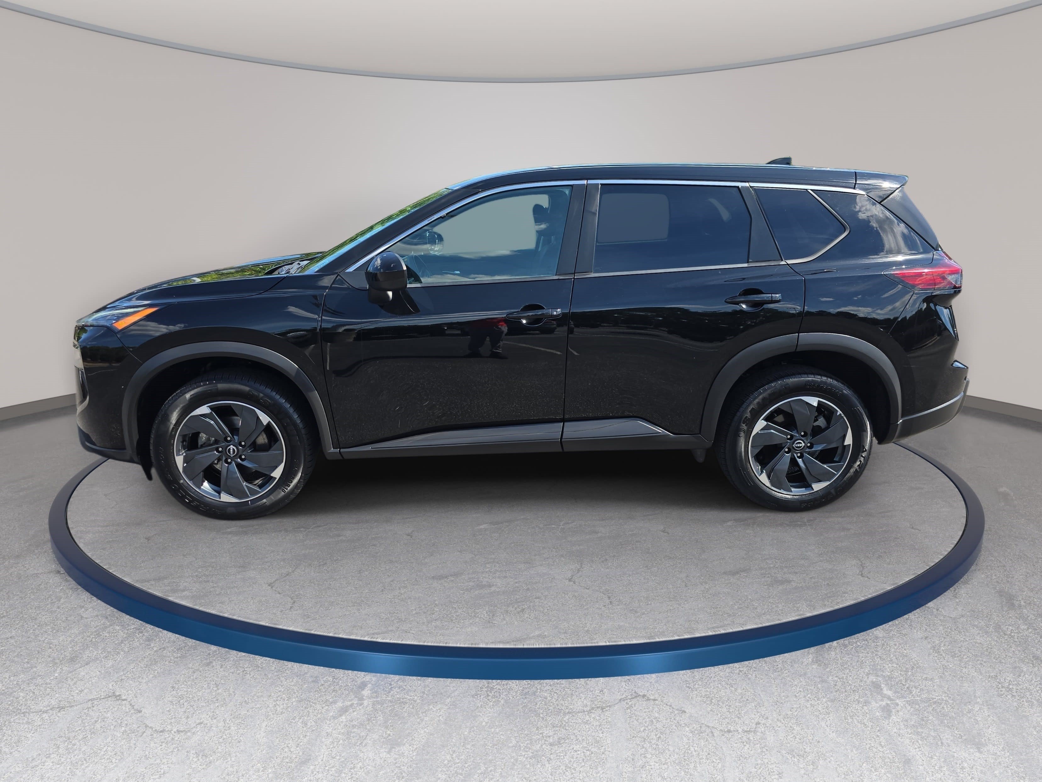 Used 2024 Nissan Rogue SV AWD/4WD image 8