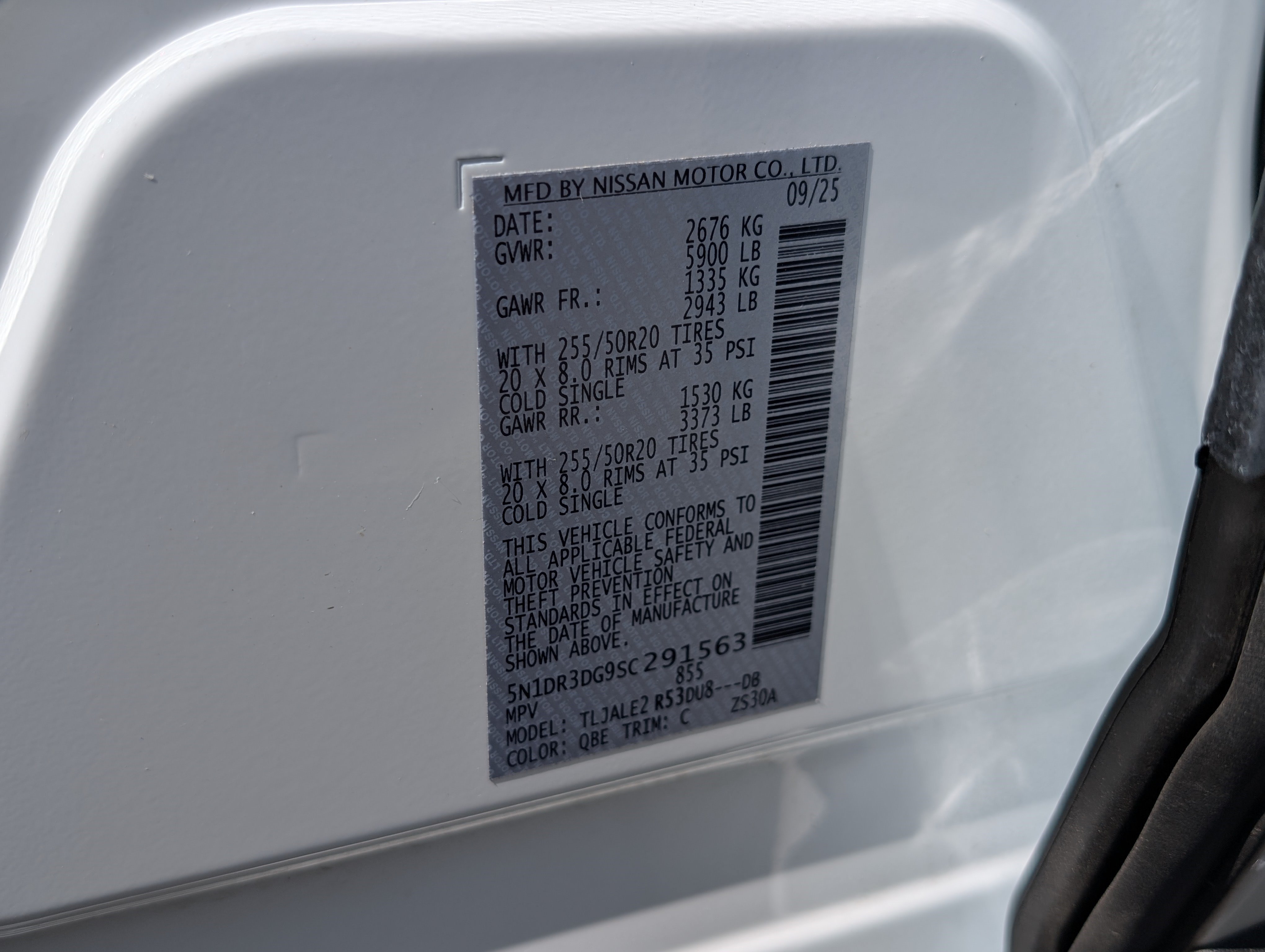 Used 2025 Nissan Pathfinder Platinum w/ Cargo Package FWD image 39