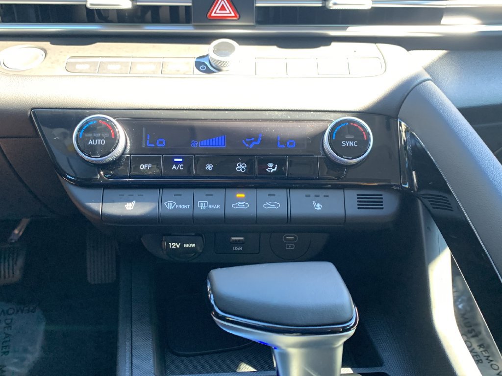 Certified 2024 Hyundai Elantra SEL w/ Convenience Package FWD image 28