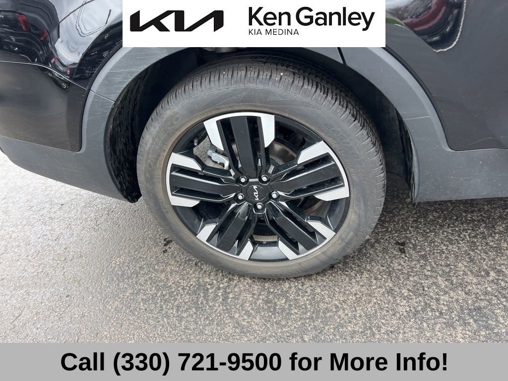 Used 2025 Kia Telluride SX w/ SX Captain's Chair Package image 23
