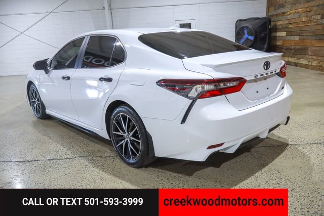 Used 2023 Toyota Camry SE image 3