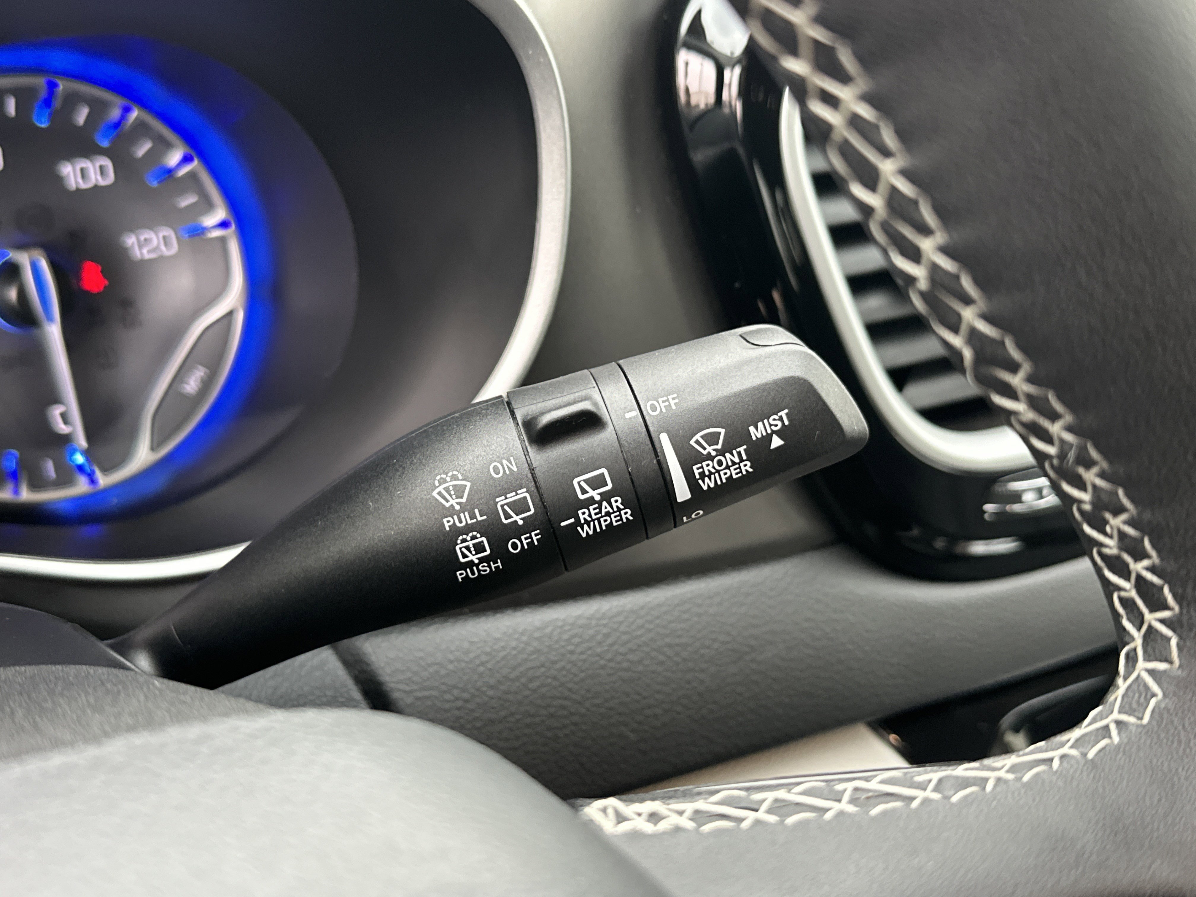 Used 2024 Chrysler Pacifica Touring-L image 19