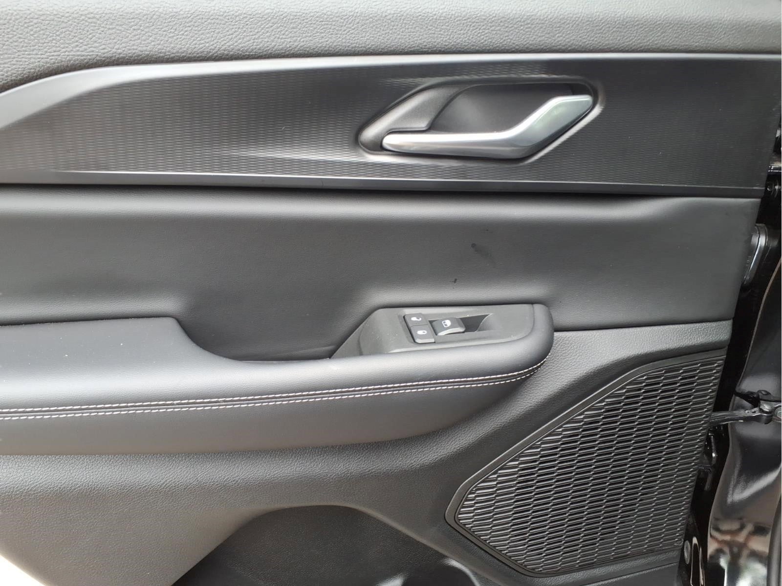Certified 2025 Jeep Grand Cherokee Altitude image 10