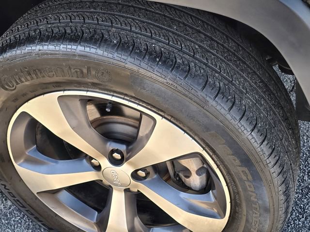 Used 2022 Jeep Cherokee Limited image 13