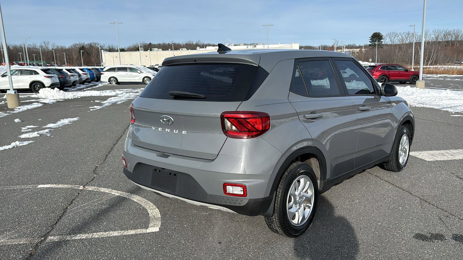 Used 2021 Hyundai Venue SE image 6