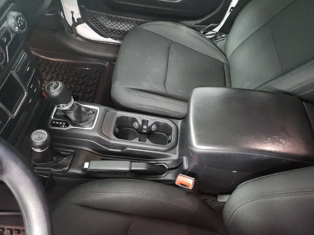 Used 2018 Jeep Wrangler Unlimited Sport AWD/4WD image 31