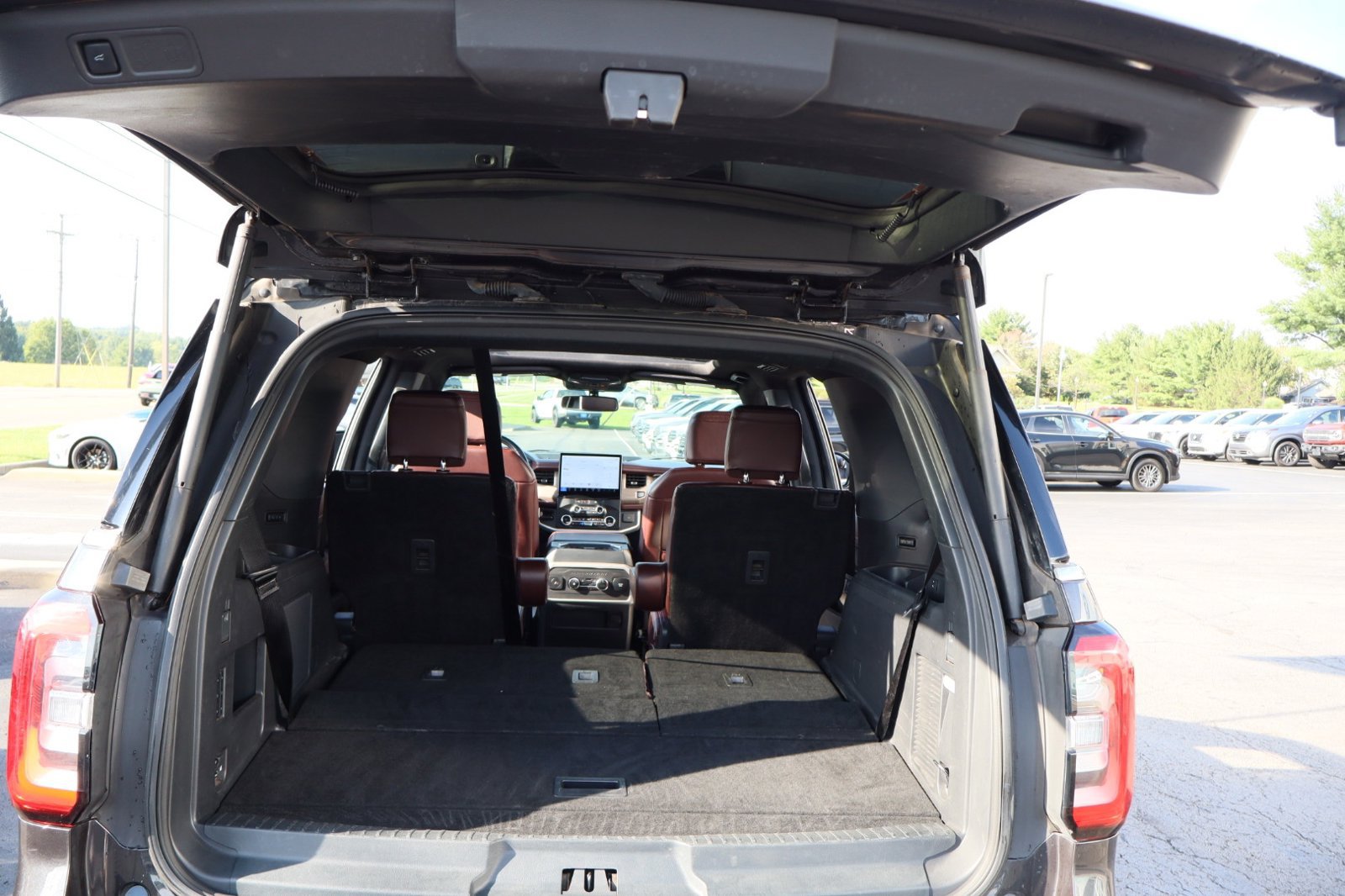 Used 2024 Ford Expedition Limited AWD/4WD image 31