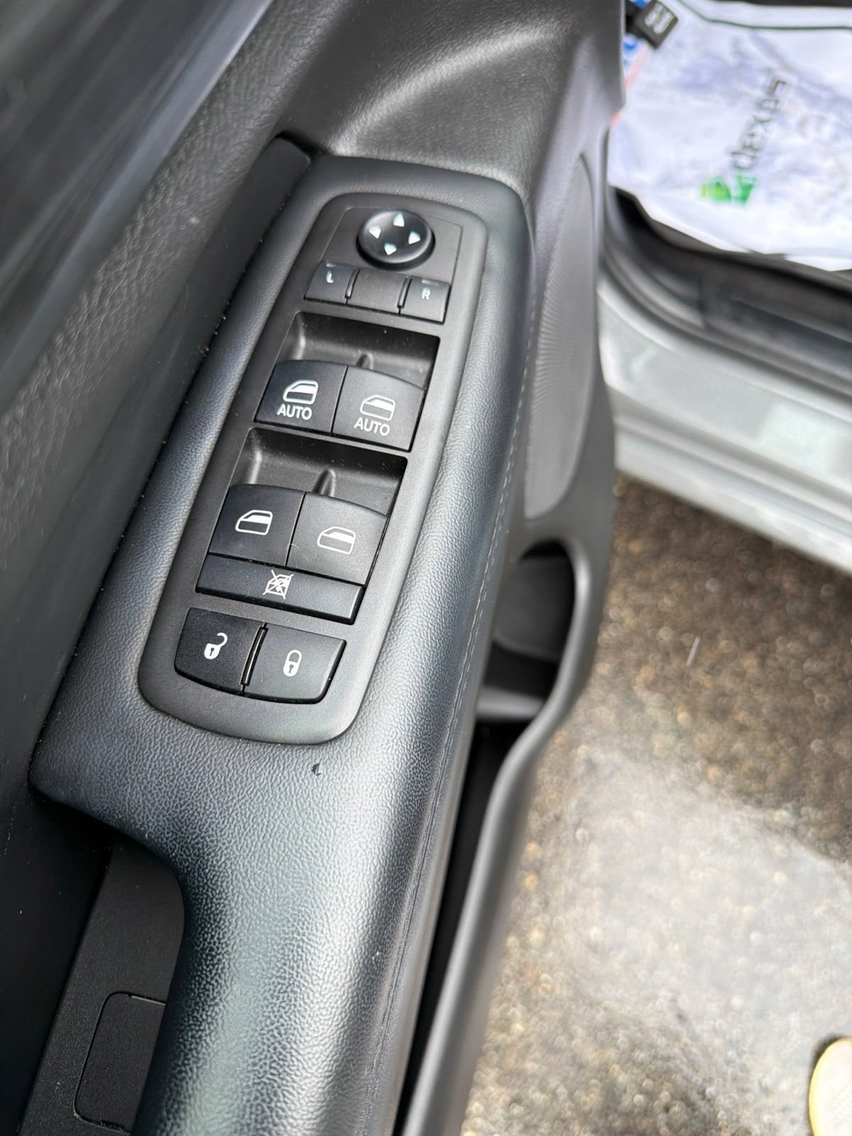 Used 2021 Jeep Grand Cherokee Laredo X AWD/4WD image 9