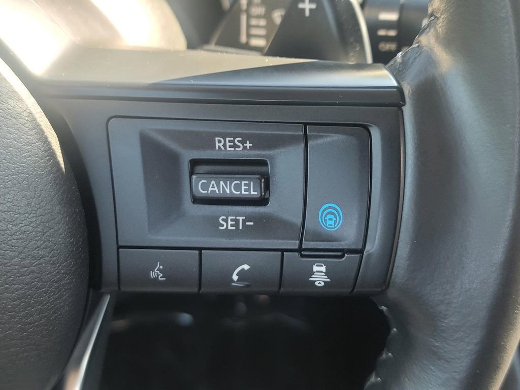 Used 2024 Nissan Pathfinder SV AWD/4WD image 27