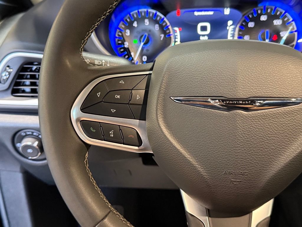 Used 2026 Chrysler Pacifica Select FWD image 39