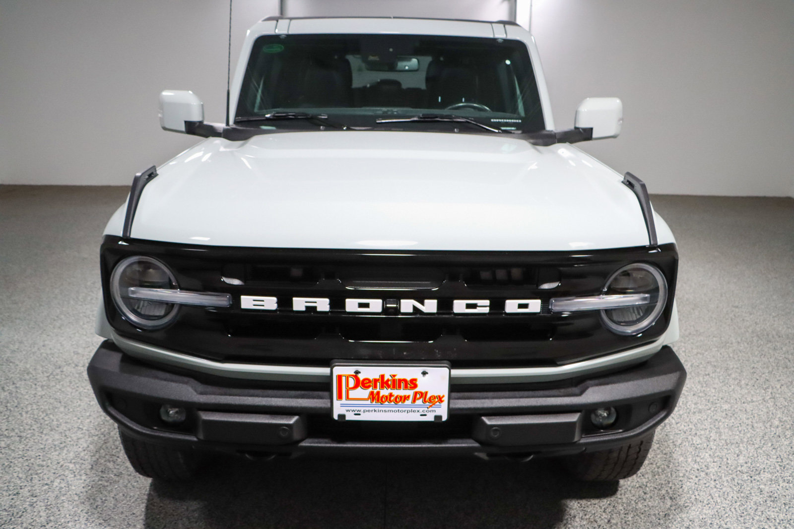 Used 2023 Ford Bronco Outer Banks image 4