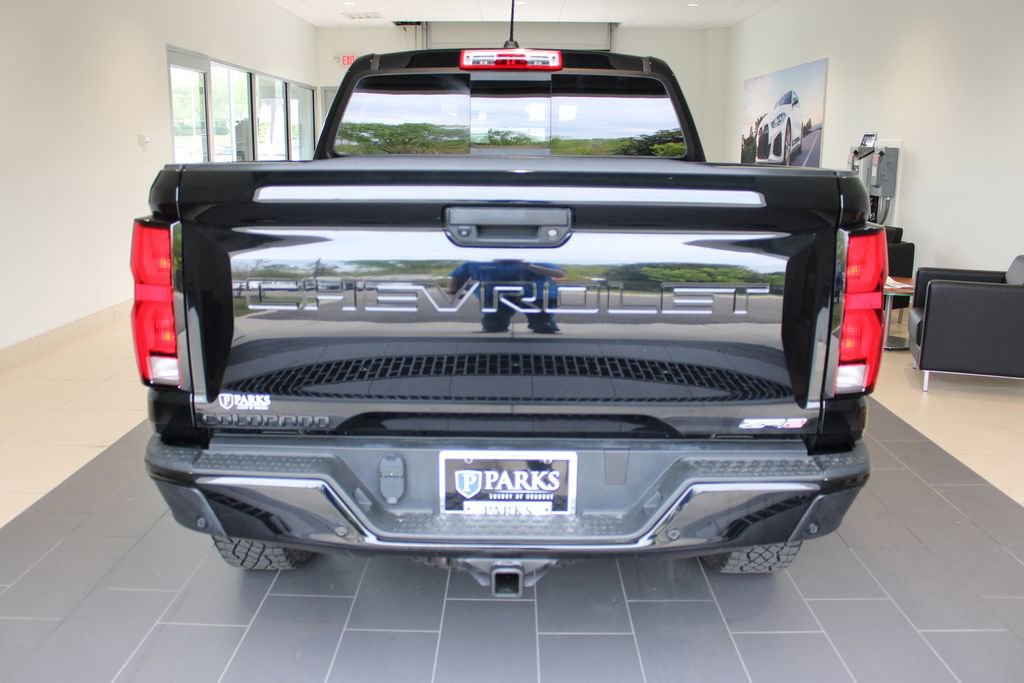 Used 2024 Chevrolet Colorado ZR2 w/ ZR2 Convenience Package III AWD/4WD image 28