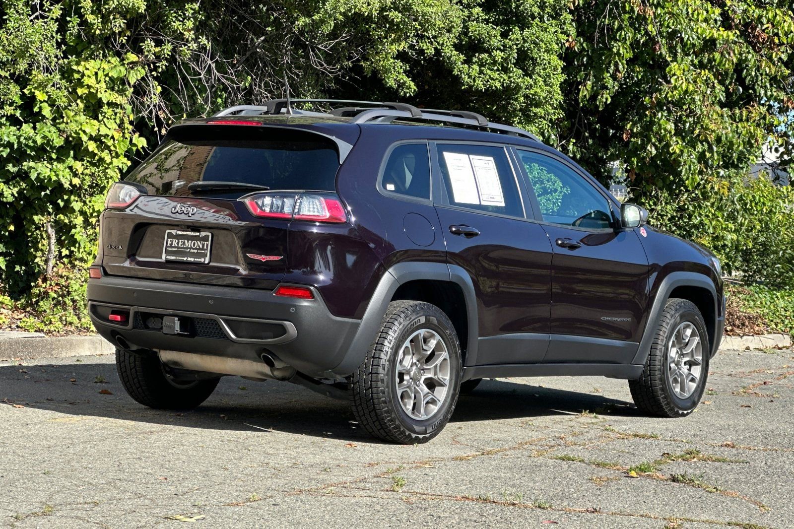 Used 2021 Jeep Cherokee Trailhawk w/ Trailer Tow Group AWD/4WD image 3