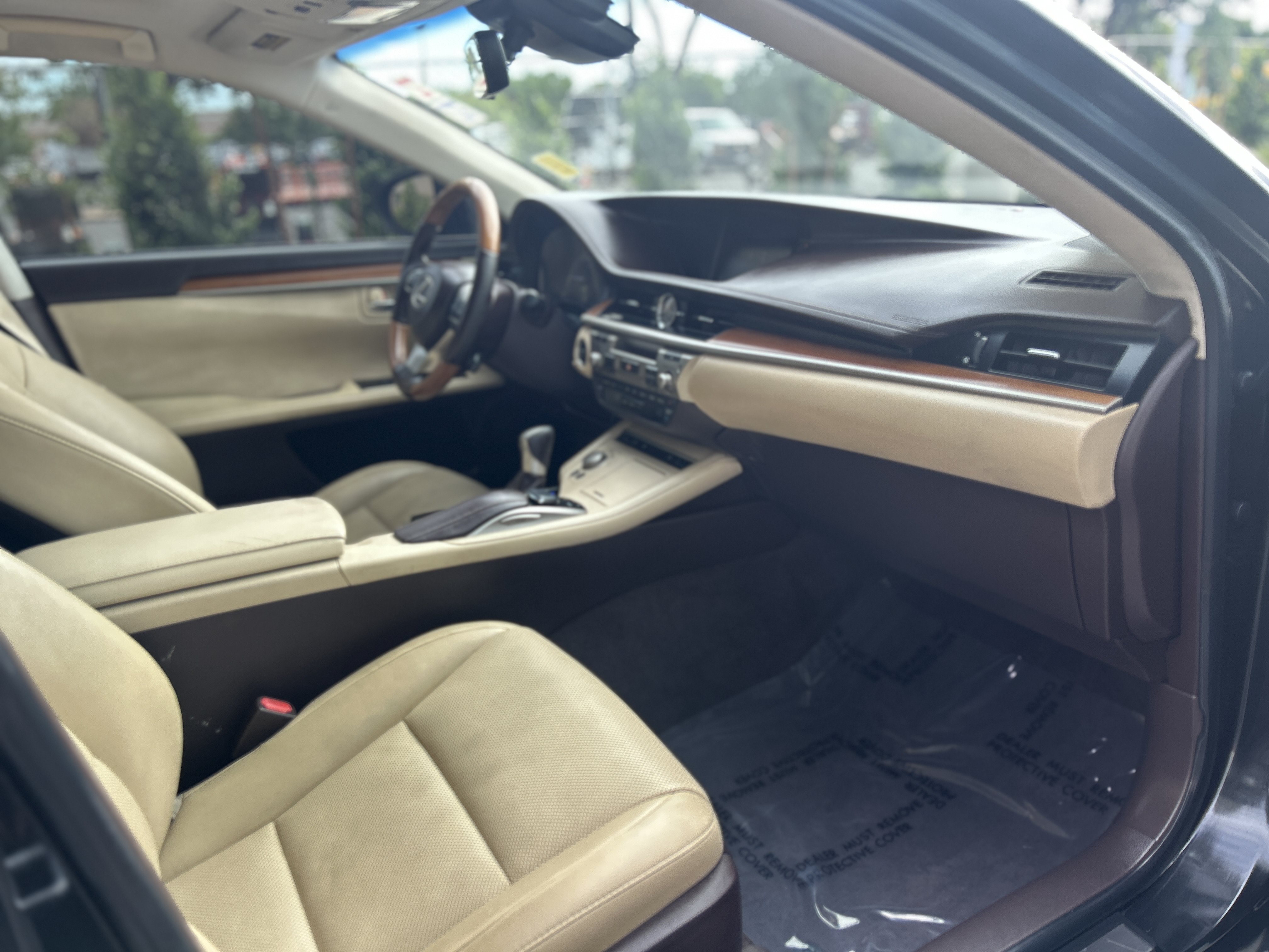 Used 2017 Lexus ES 300h w/ Navigation System Package FWD image 8