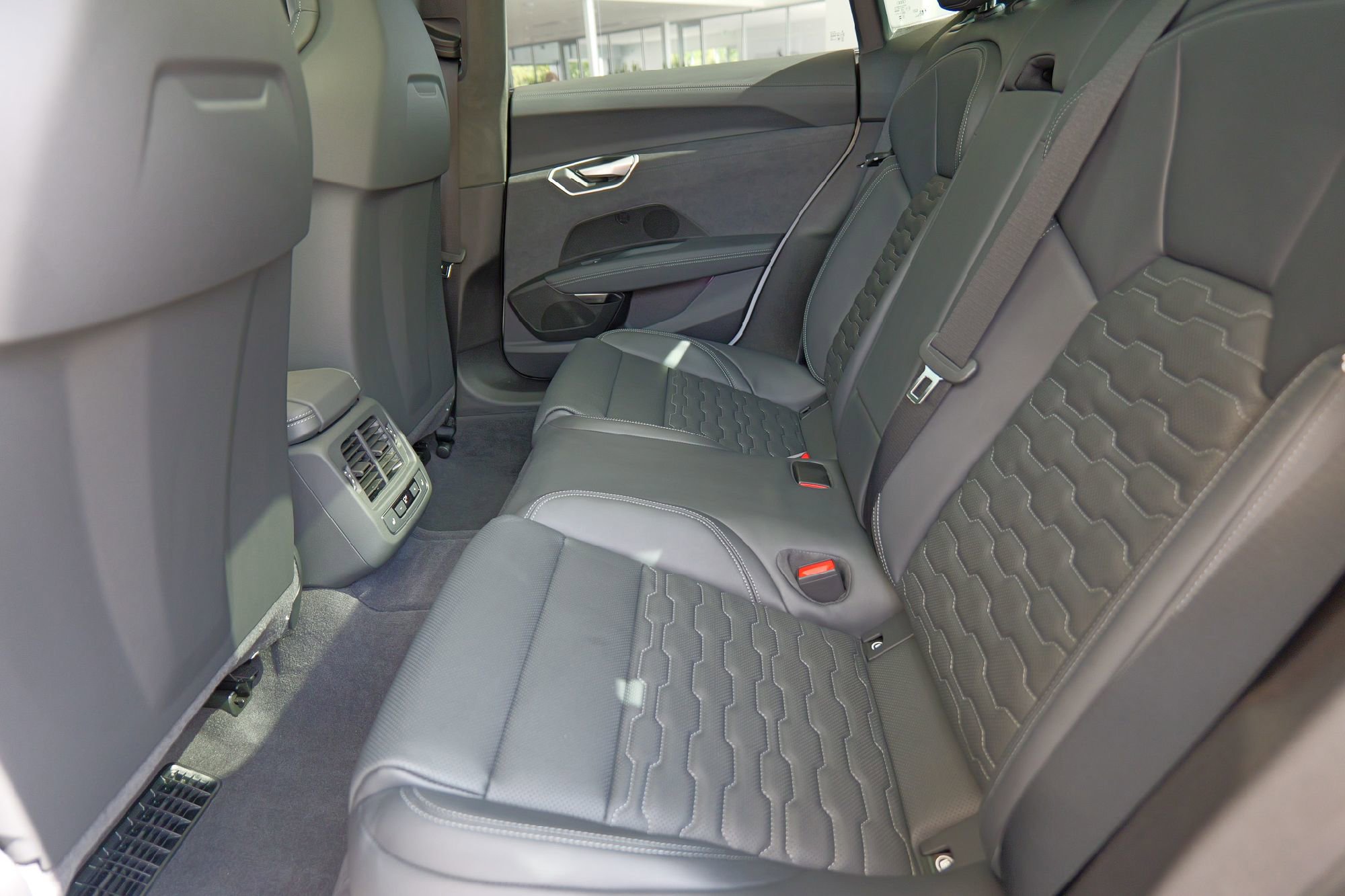 New 2026 Audi S e-tron GT Prestige image 30