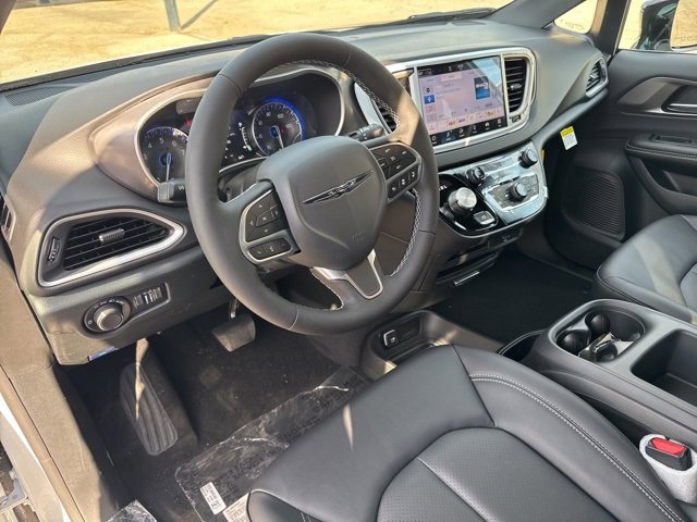 New 2026 Chrysler Voyager LX image 14