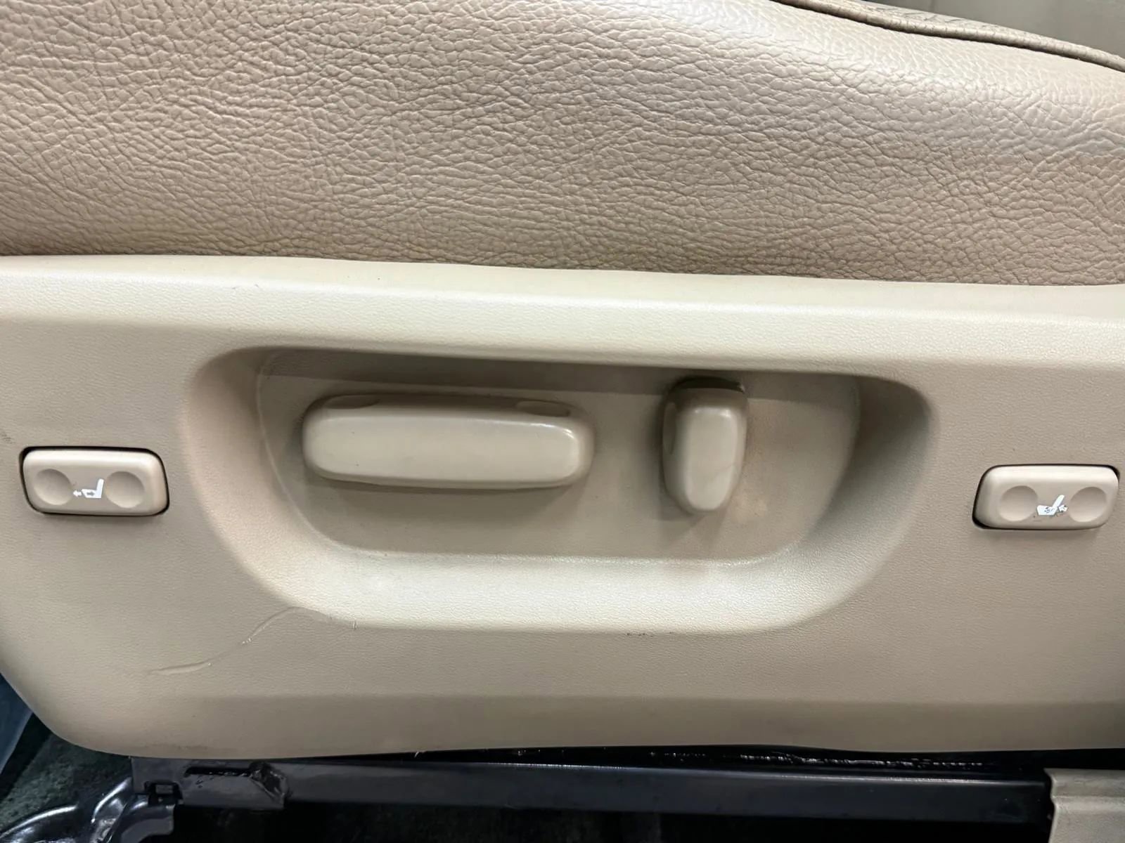 Used 2008 Toyota Sequoia SR5 image 33