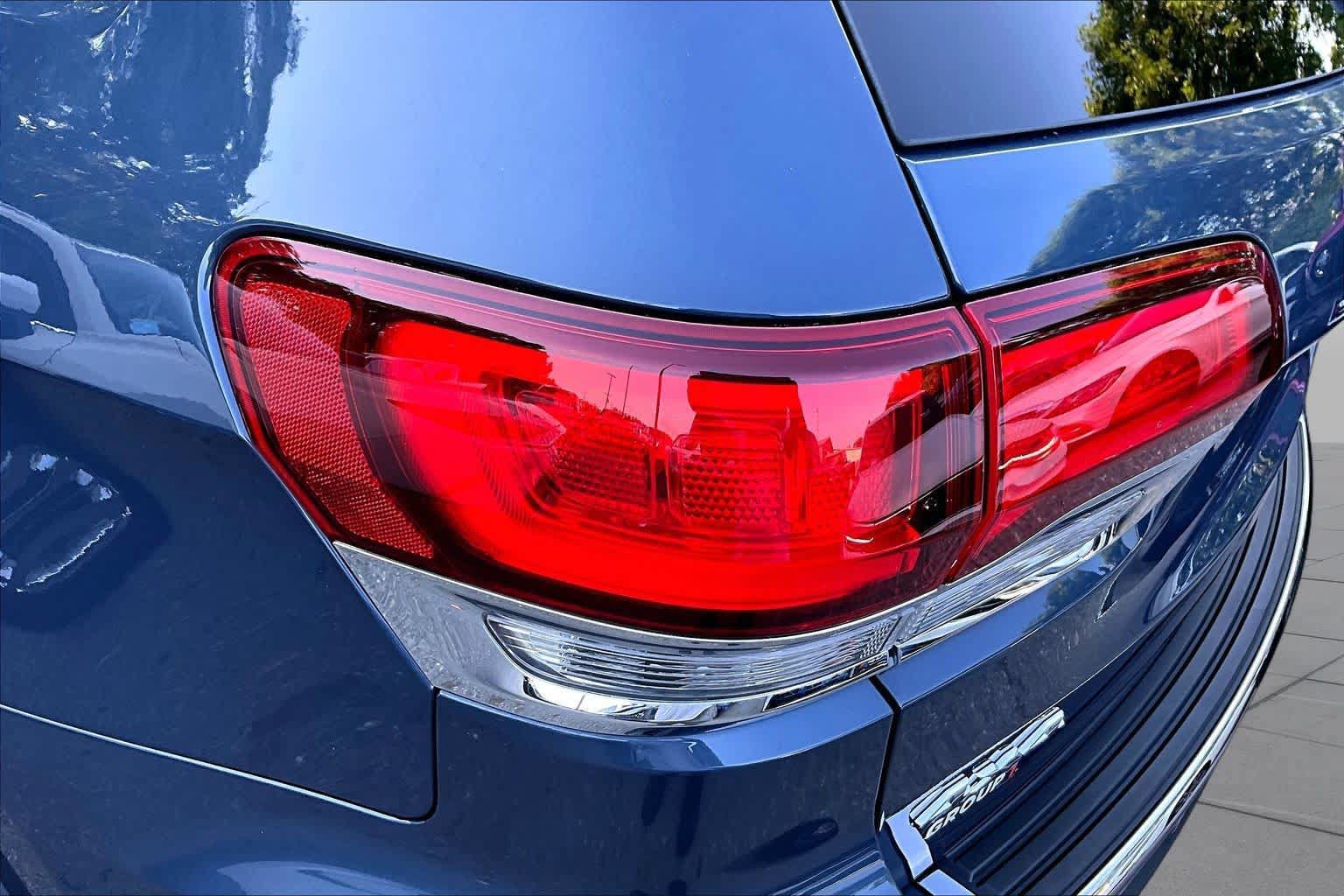 Used 2021 Jeep Grand Cherokee Limited AWD/4WD image 27