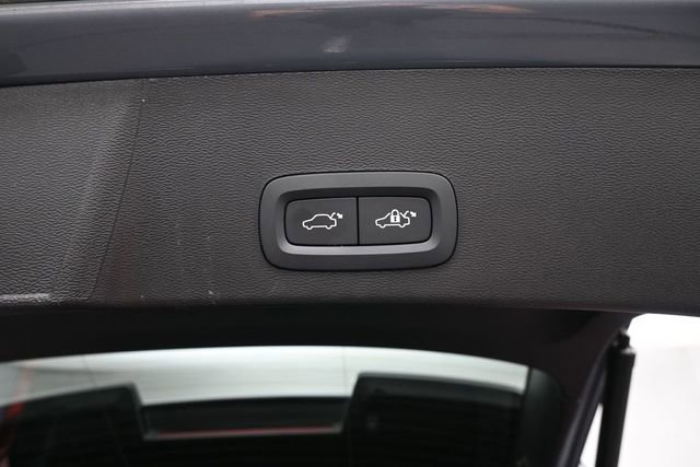 Used 2023 Volvo XC40 B5 Plus w/ Protection Package Premier AWD/4WD image 30