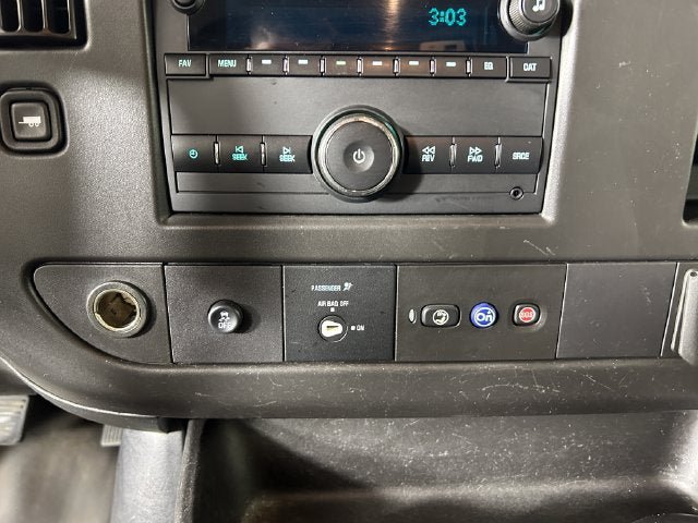 Used 2019 Chevrolet Express 3500 w/ Driver Convenience Package RWD image 20