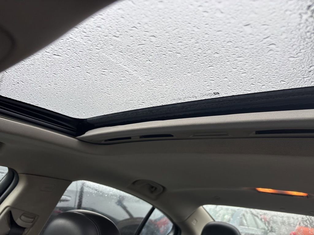 Used 2016 Buick Regal image 12