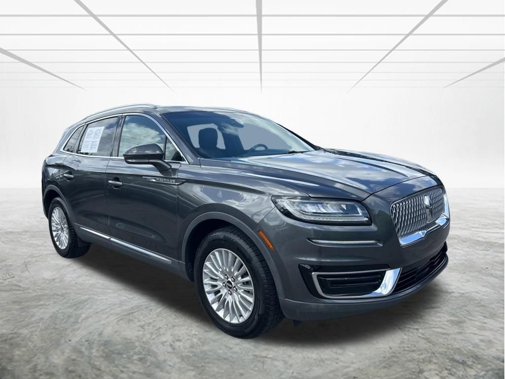 Used 2020 Lincoln Nautilus FWD image 2