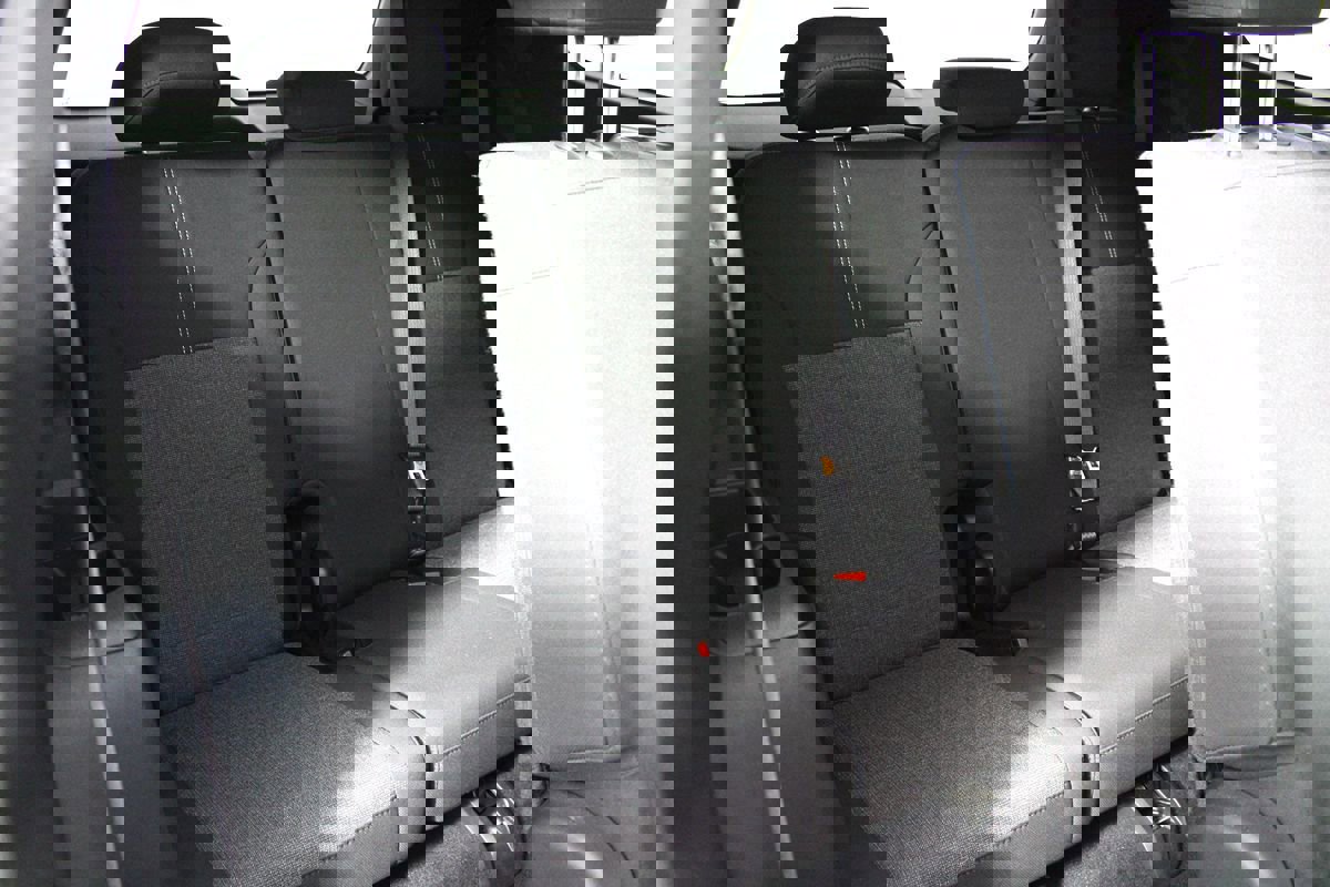 Used 2025 GMC Acadia Elevation image 40