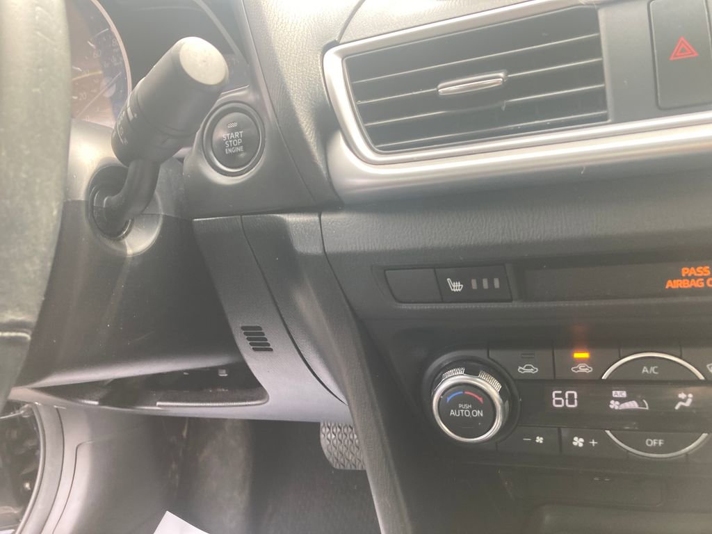 Used 2018 MAZDA MAZDA3 Touring image 22