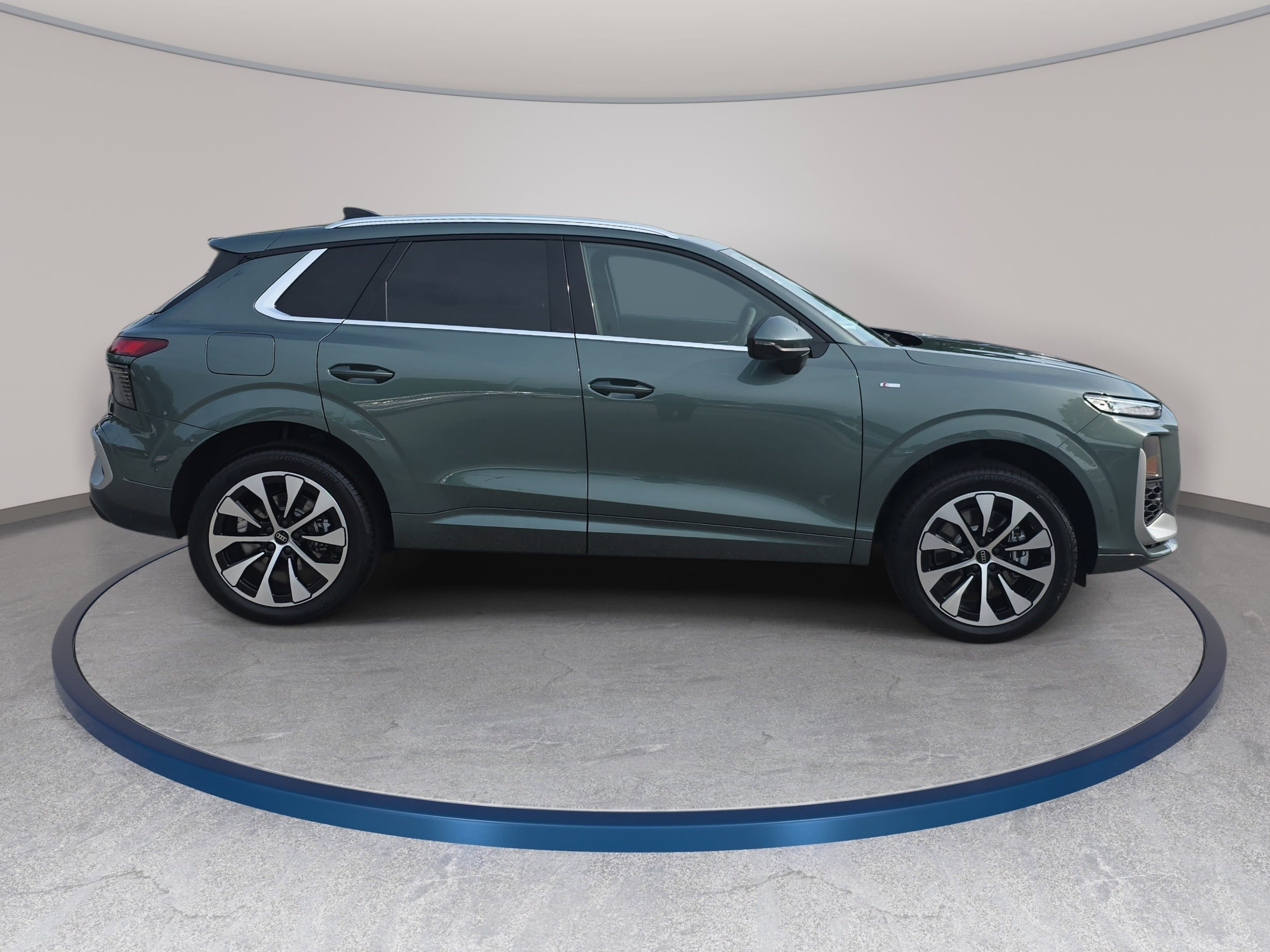 New 2026 Audi Q3 quattro 2.0T AWD/4WD image 4