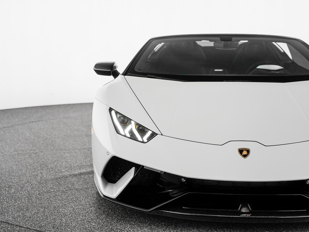 Used 2018 Lamborghini Huracan Performante AWD/4WD image 37