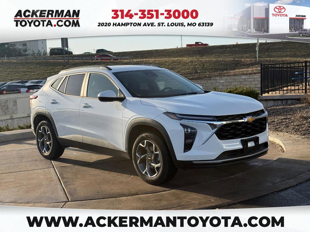 Used 2025 Chevrolet Trax LT w/ LT Convenience Package image 1