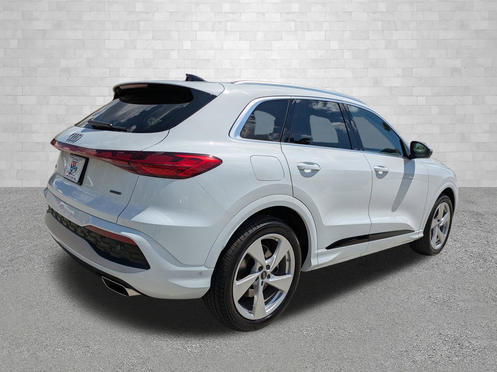 Used 2025 Audi Q5 Prestige image 2