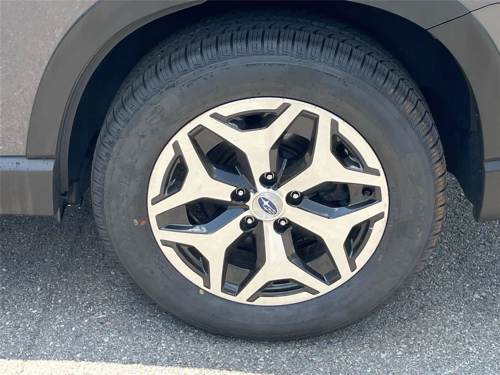Certified 2023 Subaru Forester Premium AWD/4WD image 8