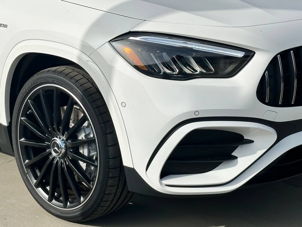 New 2025 Mercedes-Benz GLA 35 AMG 4MATIC image 3