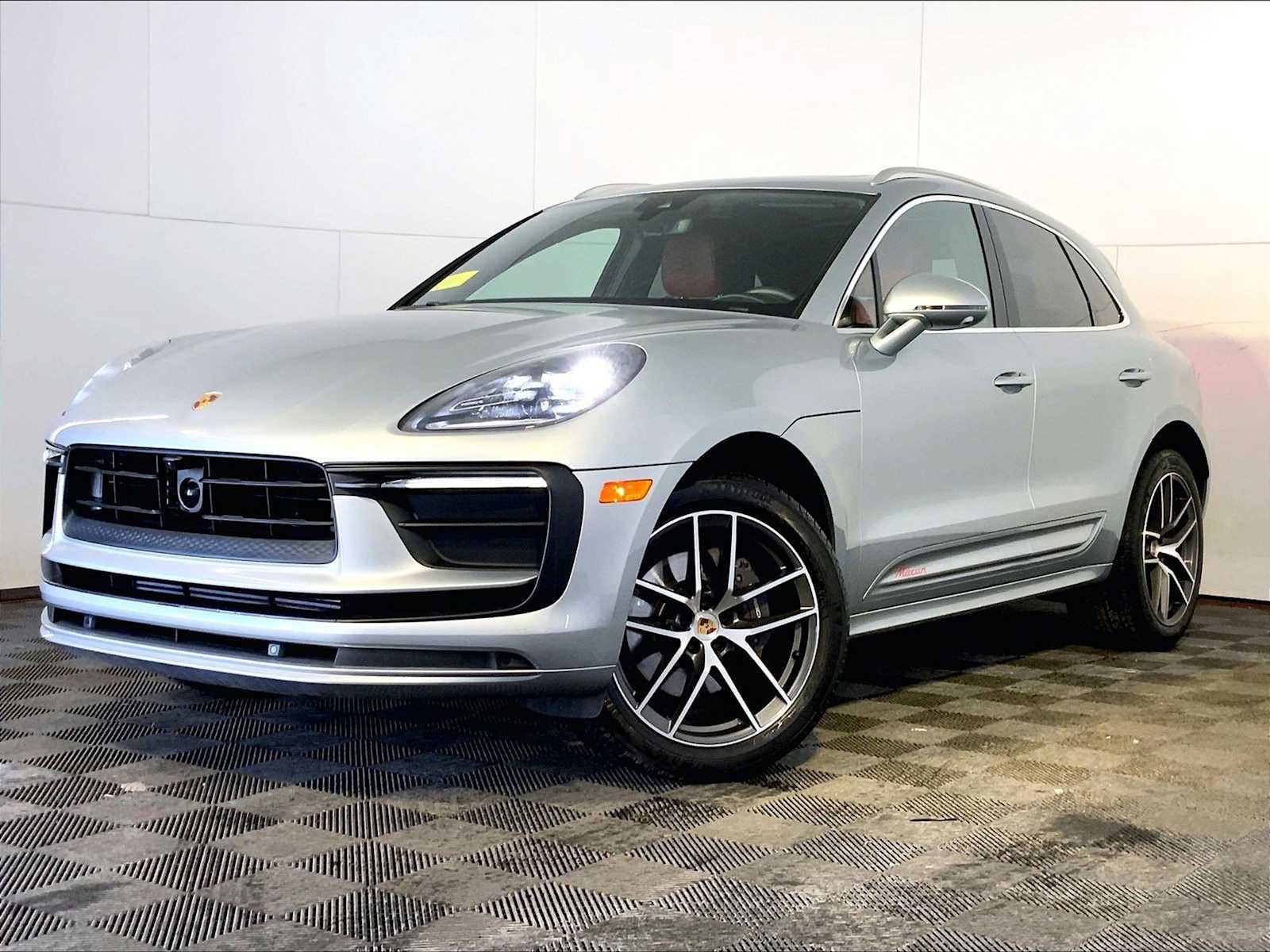 Certified 2023 Porsche Macan image 1