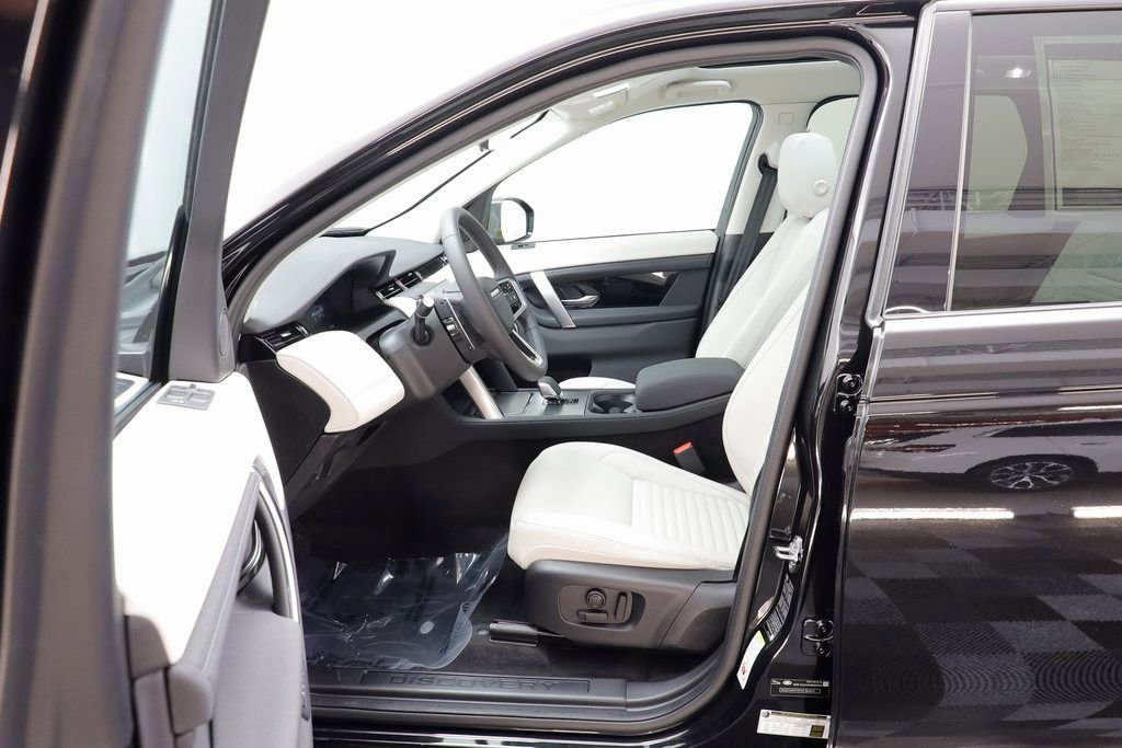 New 2025 Land Rover Discovery Sport S AWD/4WD image 7
