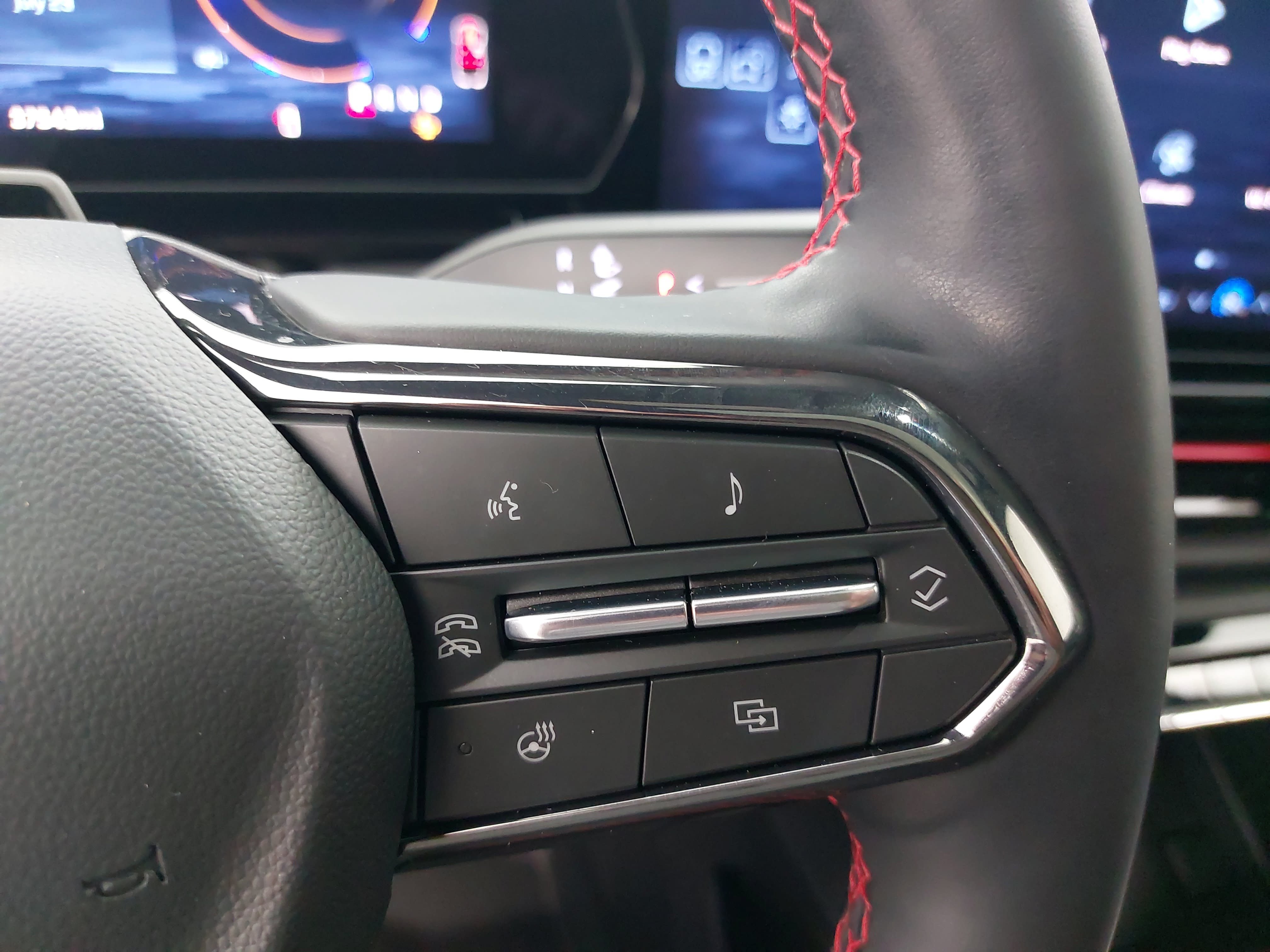 Used 2024 Chevrolet Silverado EV RST AWD/4WD image 19