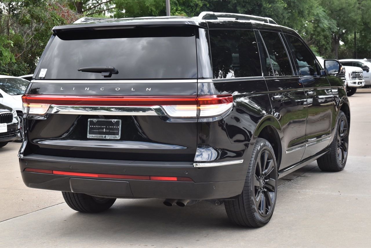 Certified 2024 Lincoln Navigator Reserve AWD/4WD image 8