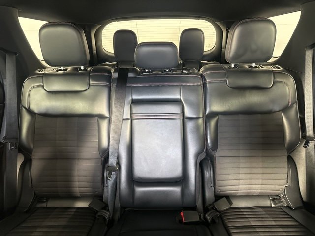 Used 2025 Ford Explorer ST-Line w/ ST-Line Street Pack image 25