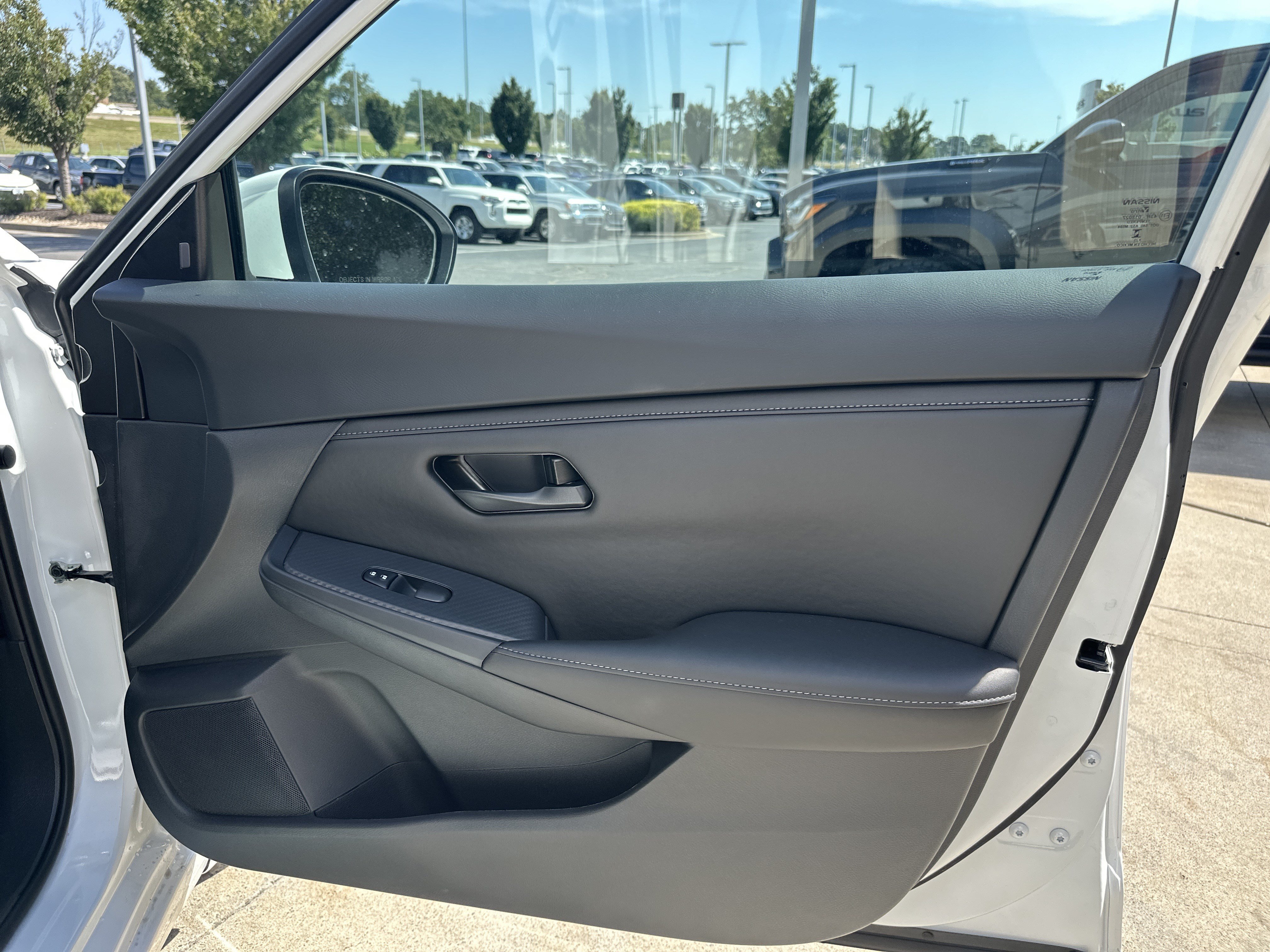 Used 2025 Nissan Sentra S FWD image 28